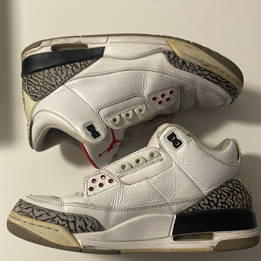 Jordan Retro 3 “ White Cement “